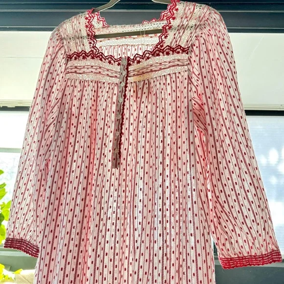 💋SOLD💋 ♥️🌹DÔEN ‘Emmeline’ Organic Cotton Voile Cascading Lace-Trim Nightgown - Picture 4 of 16